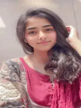 Chhavi - college-girl-bangalore - Photo 1 of 2