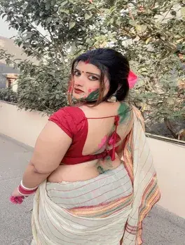 Sneha - blowjob-and-handjob-bangalore - Photo 2 of 4